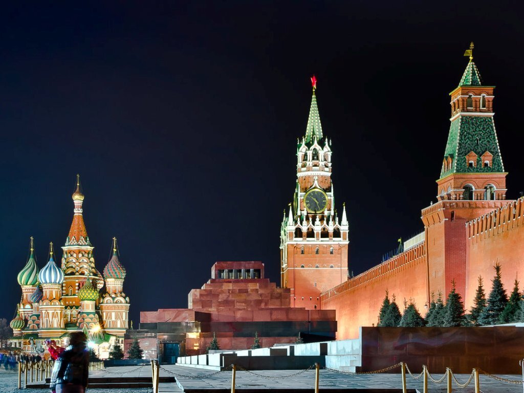 Кадастровая стоимость всех основных зданий земли Московского Кремля имеет стоимость в районе 15 миллиардов рублей. При чем, основу всей стоимости составляет Государственный Кремлевский дворец.