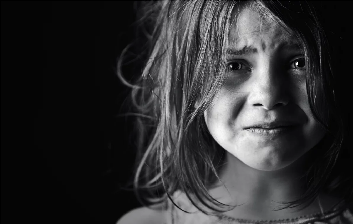 А в классе ей говорят, что от нее пахнет собаками