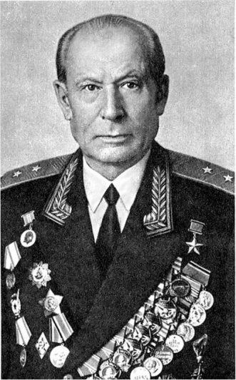 Командир 1-й гвардейской стрелковой дивизии Иван Никитич Руссиянов. Фото послевоенных лет