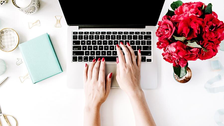 Источник: https://iz.ru/1060726/2020-09-15/v-moskve-otkroetsia-pervaia-v-rossii-akademiia-blogerov