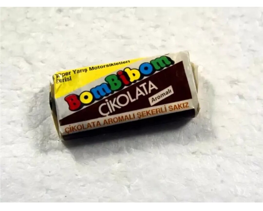 бомбимбом жевательная резинка шоколадная. жевательная конфета лов из 25 гр. шоколадная жвачка bombibom. жвачка 90х бгмбибом дыневая. шоколадки 90-х.