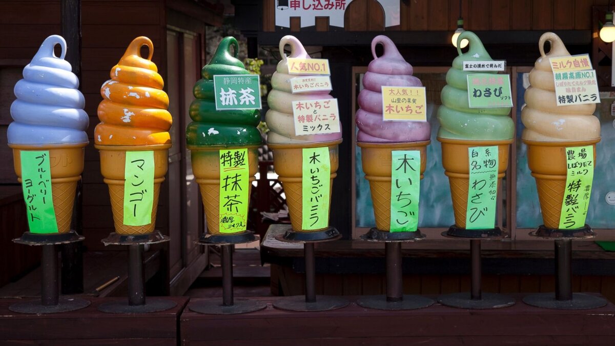 10 диковинных вкусов мороженного в Японии. Как местные такое едят?