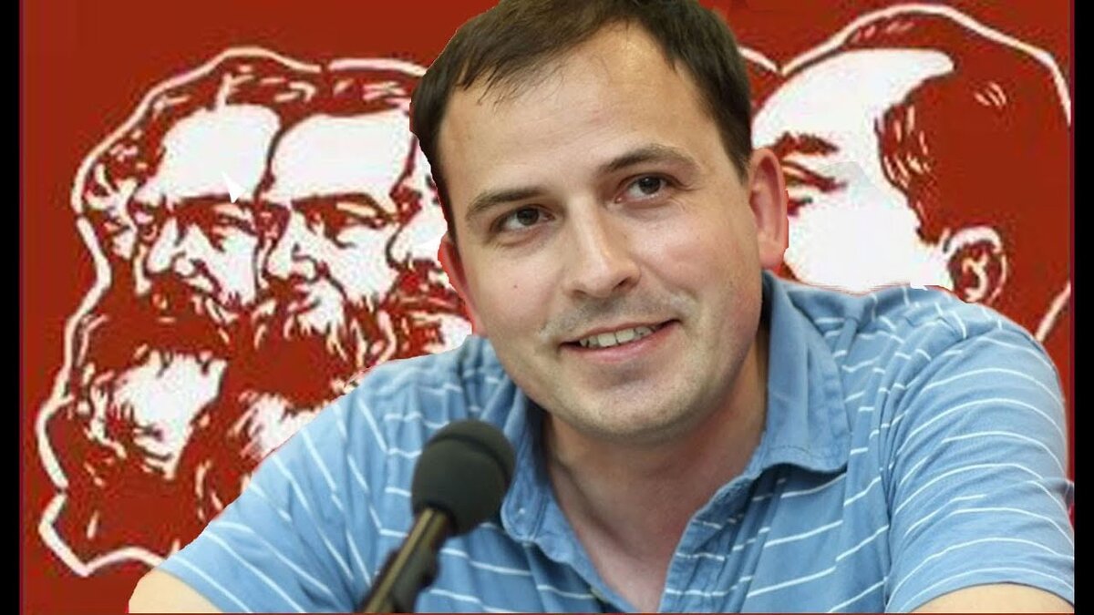 Константин Сёмин Константин Викторович Сёмин (род. 16 марта 1980 года, Свердловск, СССР) — российский журналист, телеведущий, блогер, режиссёр-документалист, публицист и музыкант. Бывший ведущий авторской программы «АгитПроп» («Агитация и пропаганда») на телеканале «Россия-24», в настоящее время ведёт собственный канал на YouTube