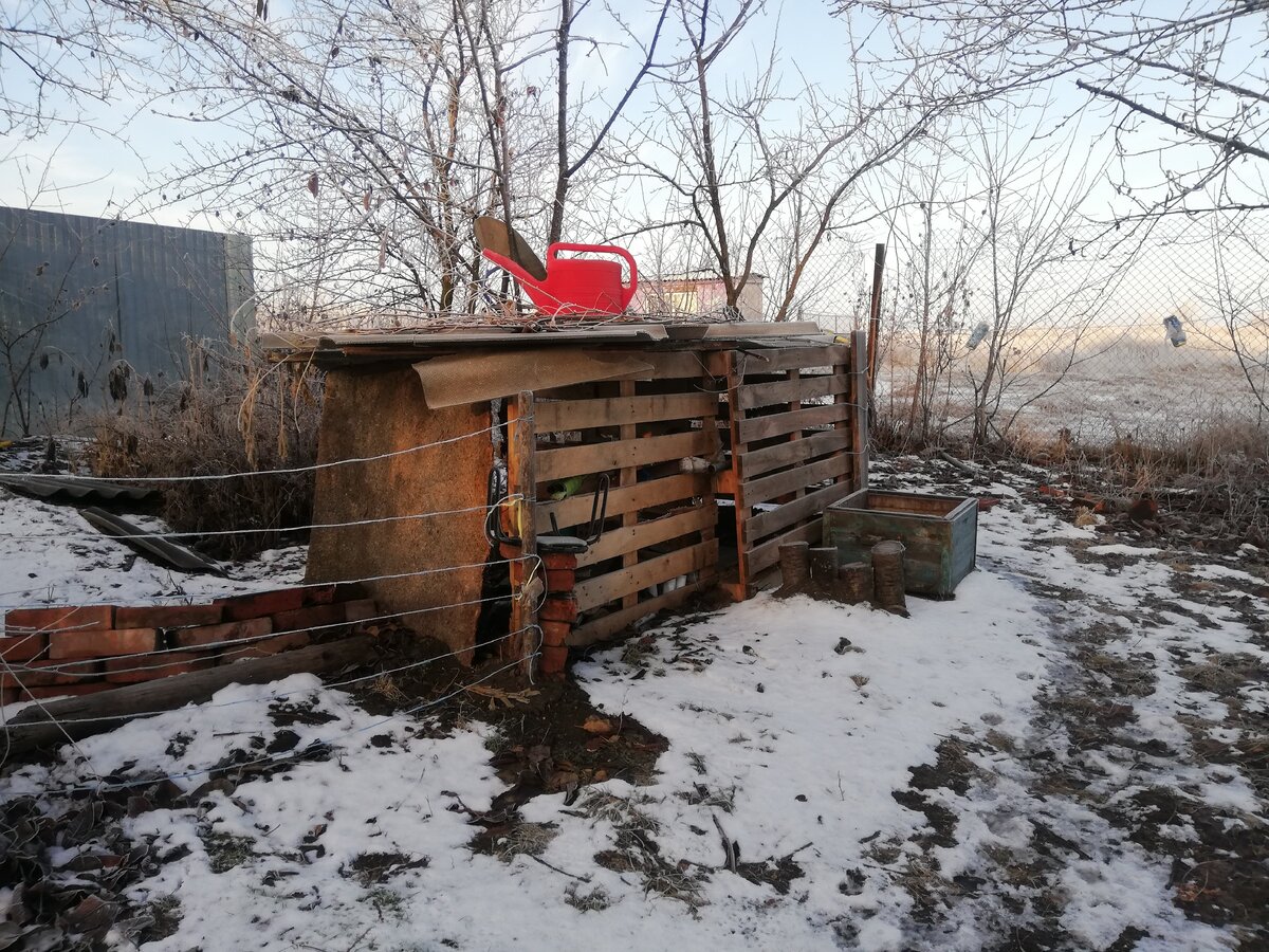 Мой сын построил из них себе базу. С ограждениями и тиром