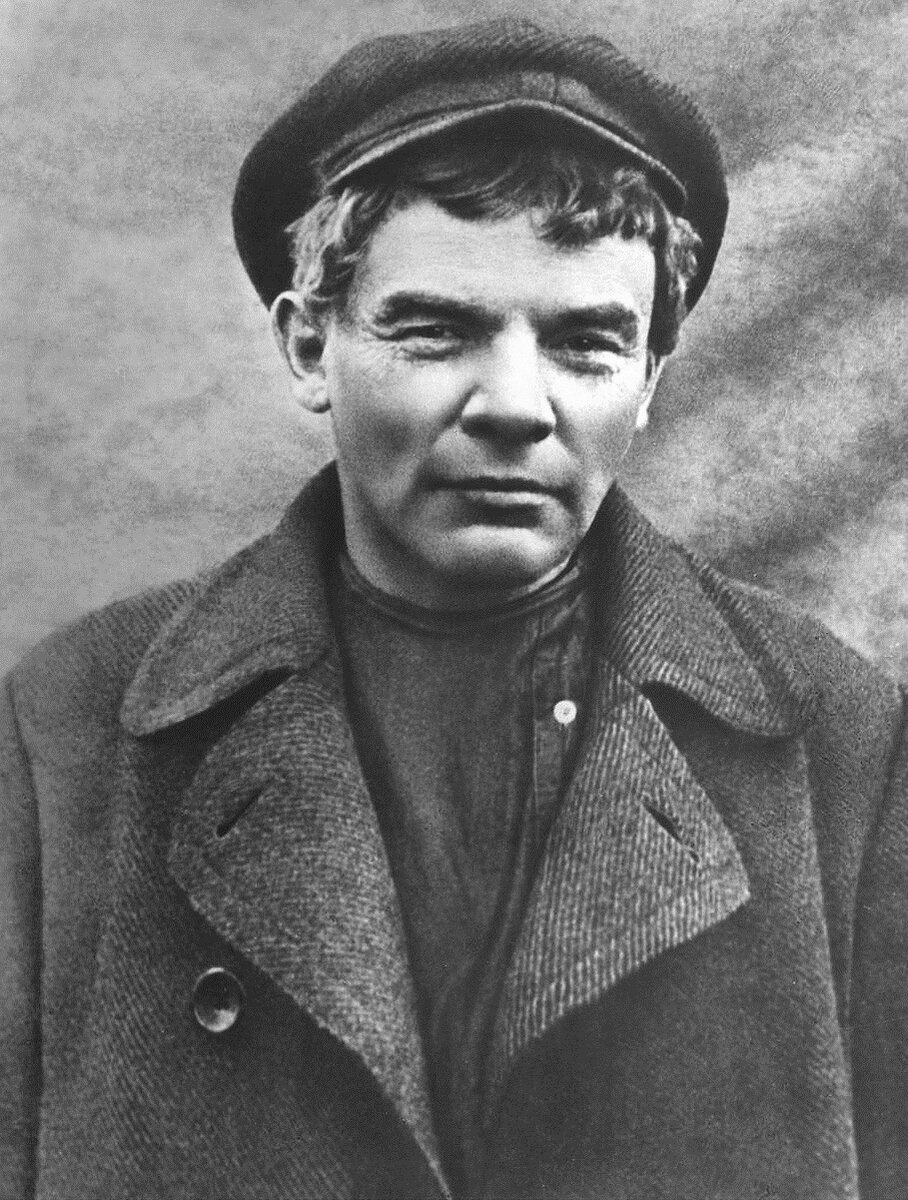 Ленин смотрит на тебя