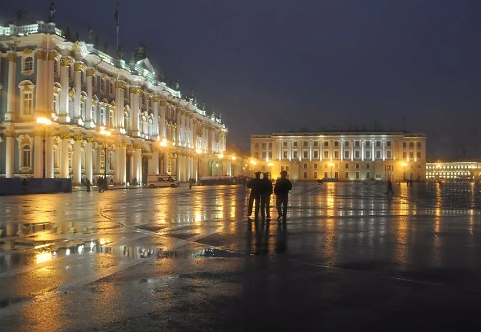 Спб в режиме реального времени. Ночной Питер сейчас. Реальный Питер. Питер любительские снимки. Что сейчас в Петербурге.