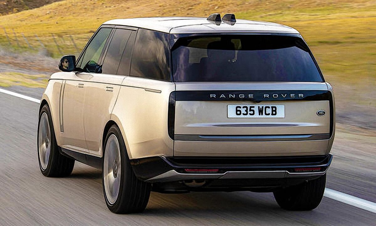 Range Rover: задняя дверь осталась двухстворчатой.