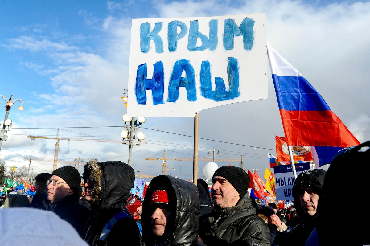 Крымская весна 2014 воссоединение. День независимости украины. Украинский флаг над крымом. Референдум в крыму. День украины в крыму.