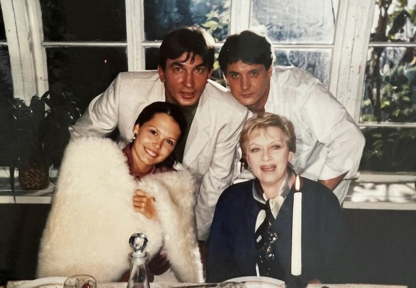 Мария Горбань показала снимки из маминого альбома