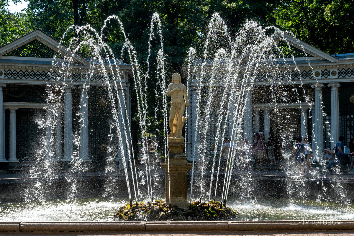 Фонтаны Петергофа, которые видели Петра I | Фоторепортер | Дзен