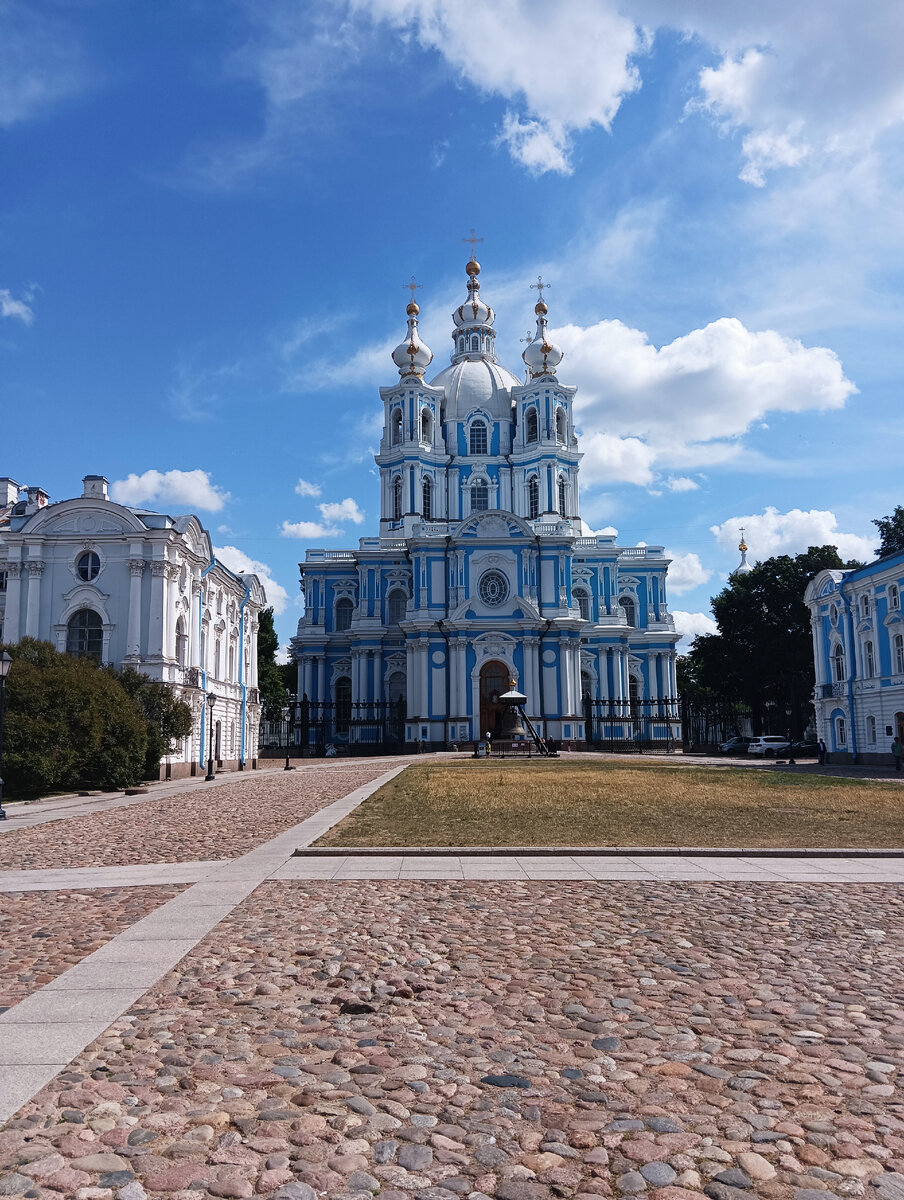 смольный собор в санкт петербурге внутри