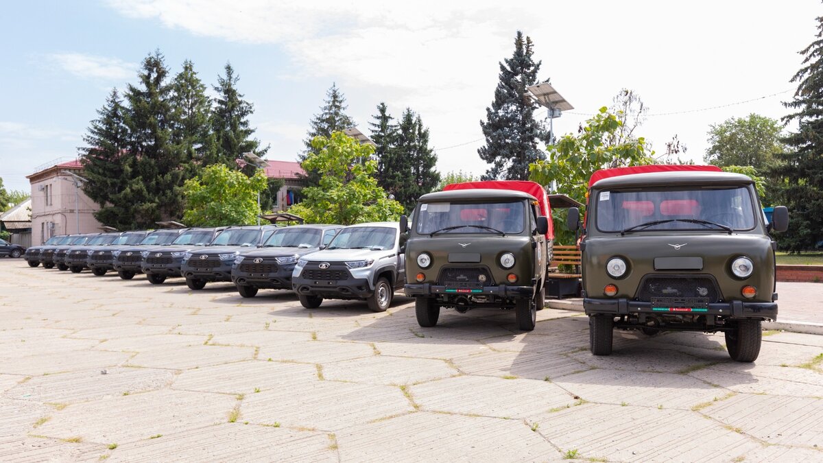 12 автомобилей передала Волгоградская область ЛНР | НовостиВолгограда.ру |  Дзен