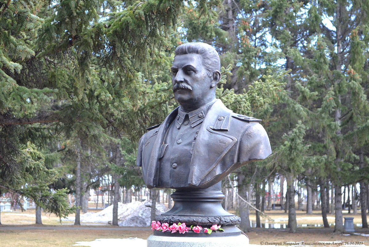 Первый памятник Сталину в полный рост открыт в России | Дмитрий ...