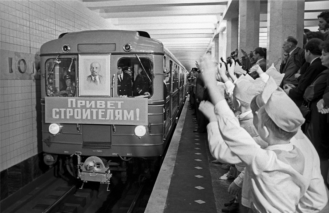 Станцию «Коломенская» открыли 11 августа 1969 года на участке «Автозаводская» - «Каховская».-3