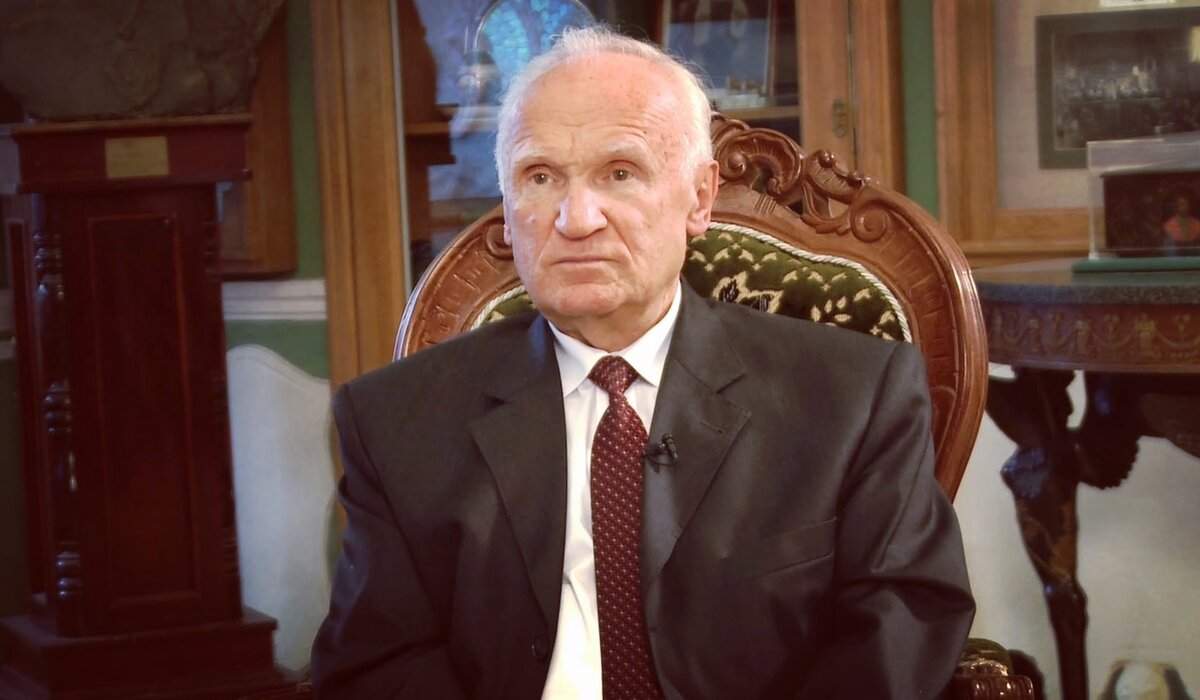 Алексей Ильич Осипов — учёный-богослов, педагог и публицист, доктор богословия, заслуженный профессор Московской духовной академии, апологет, проповедник, писатель, православный катехизатор.