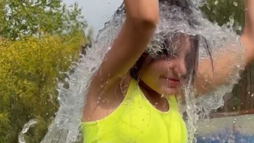 МАША ДАРК Дзен, доброе утро! Сегодня обливаюсь водой из фонтана #машадарк #облив