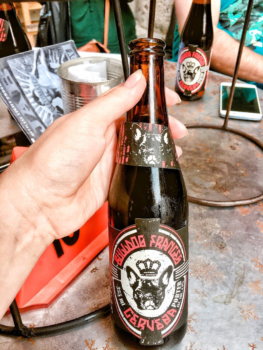 За последние 3 года стало популярным крафтовое пиво. Теперь чуть ли не каждое приличное заведение варганит свое пиво.