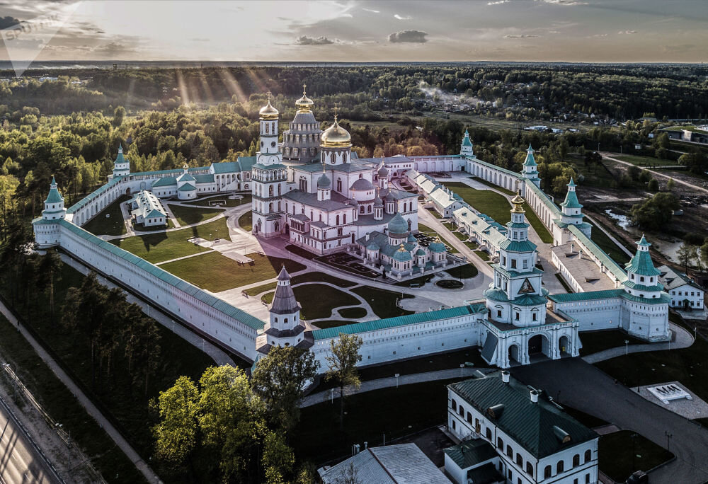 Новое подмосковье. Московская область монастырь Новоиерусалимский монастырь. Город Истра монастырь новый Иерусалим. Новоиерусалимский монастырь (Подмосковье. Истра - Воскресенск). Новый Иерусалимский монастырь в Подмосковье.