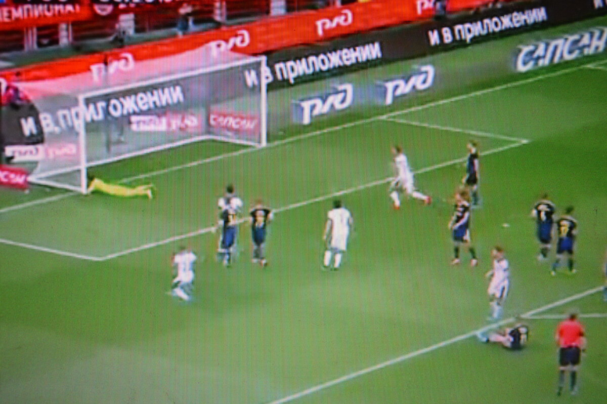 Единственный ответный гол "Локомотива",забитый издали Ант. Мирончуком.