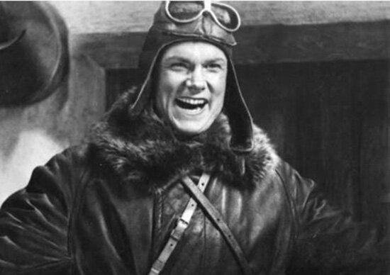 Кадр из дебютного фильма Сергея Столярова «Аэроград» (1935)