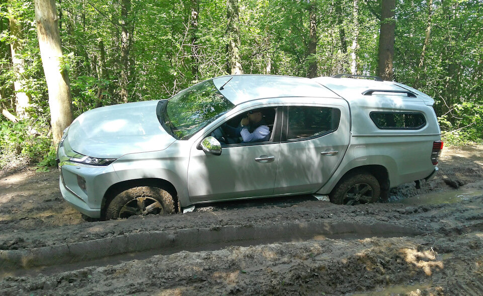 Прошли те времена, когда пикапы были настоящими рабочими автомобилями, выглядели по-мужски, а их бамперы не боялись контакта с забором или мелким подлеском.