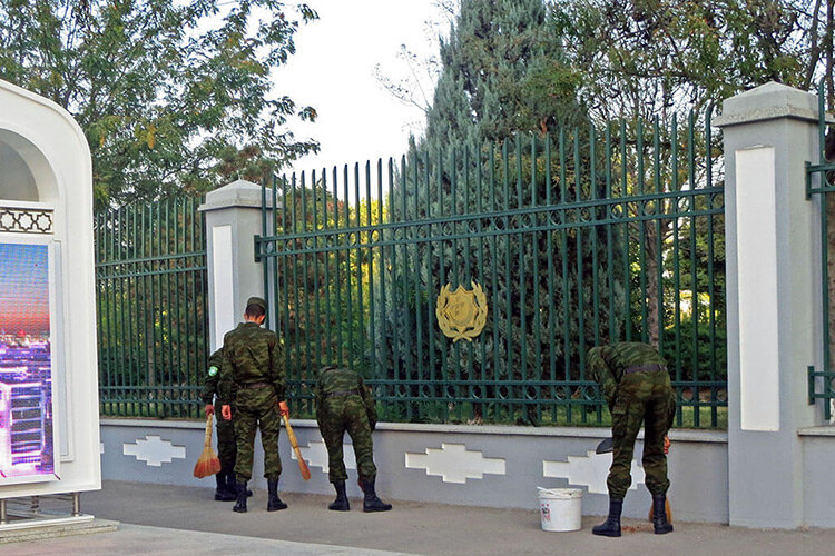 Туркменские военнослужащие. Фото с сайта Hronikatm.com