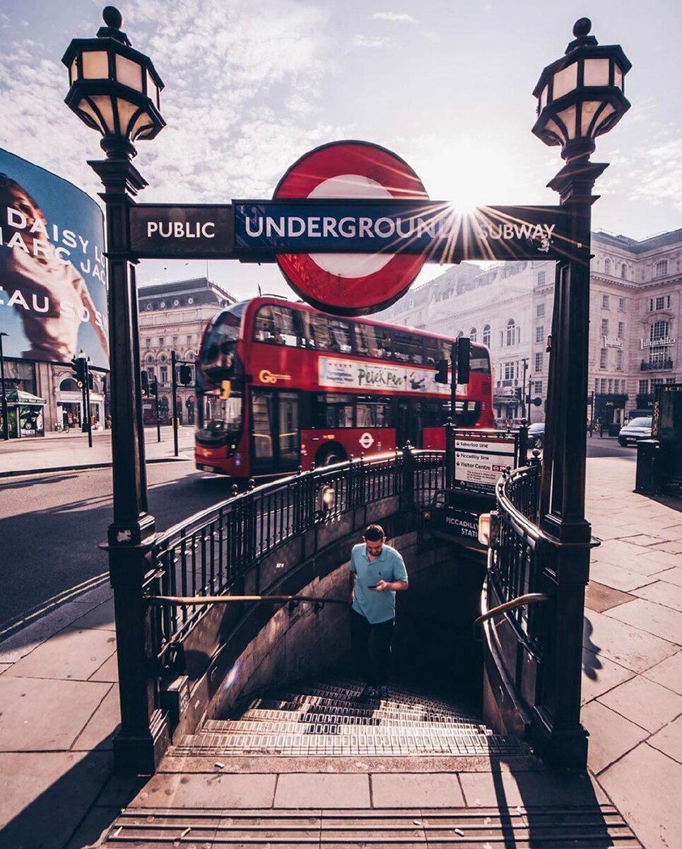 Фото by My Darling London https://www.instagram.com/p/B1s5JsJF-EL/