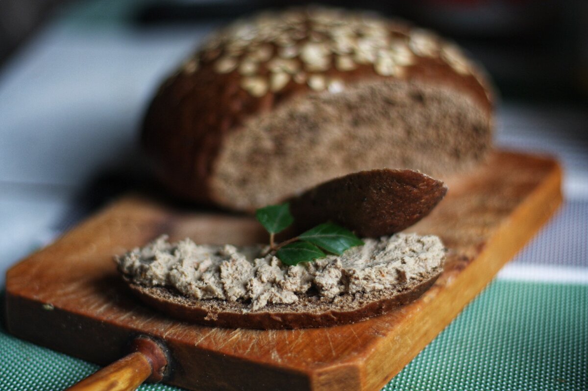 Люблю когда хлеб нарезан тонко)