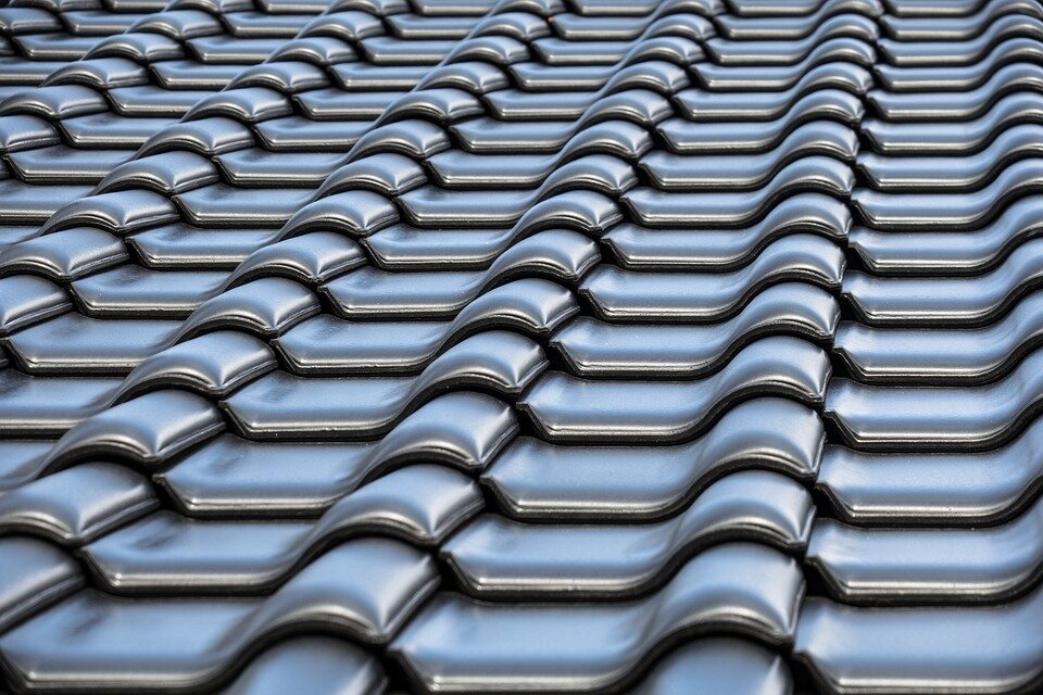 https://cdn.pixabay.com/photo/2019/04/13/22/22/roof-4125765_960_720.jpg
