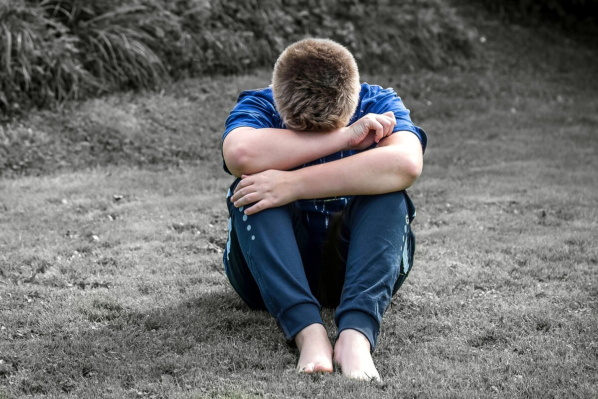 https://cdn.pixabay.com/photo/2016/09/13/07/53/boy-1666611_960_720.jpg