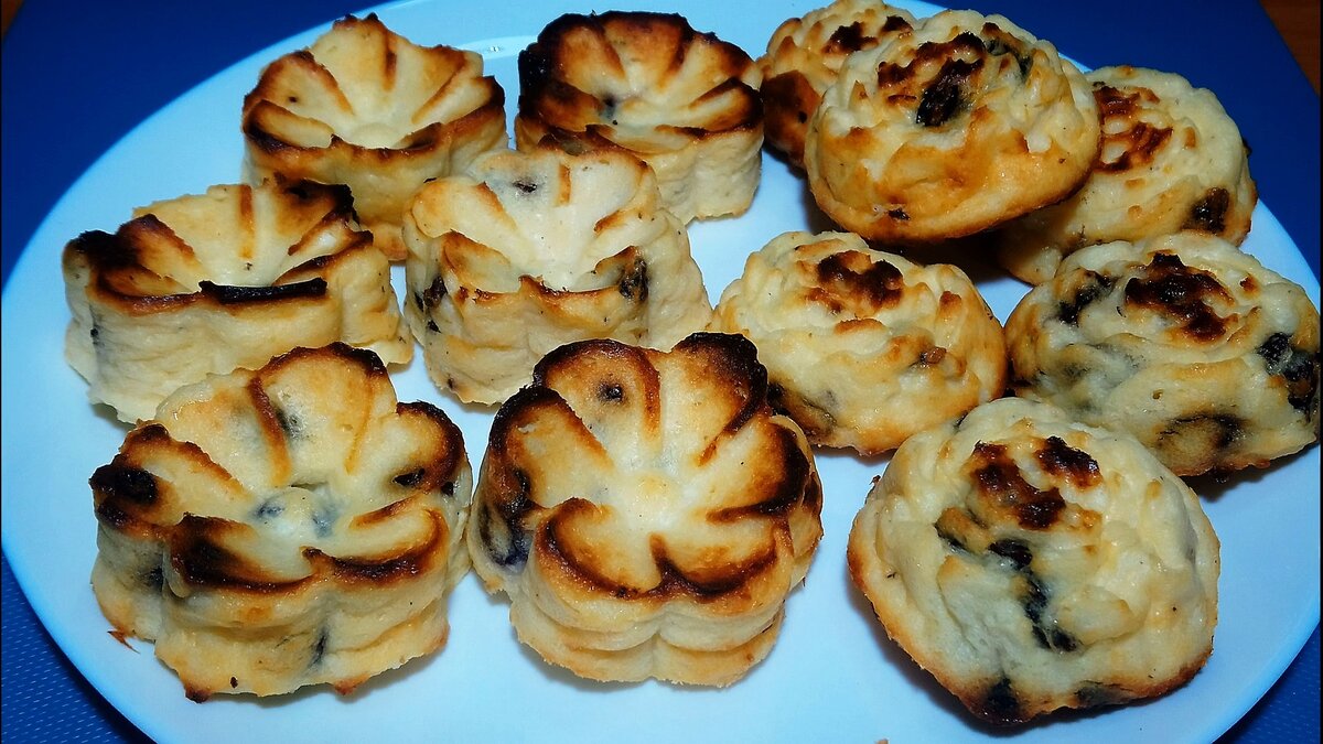 творожный пудинг в микроволновке. мини фриттата. кекс на кефире в духовке в формочках из фольги. кексы пышные в формочках в духовке. запеканка творожная в формочках для кексов.