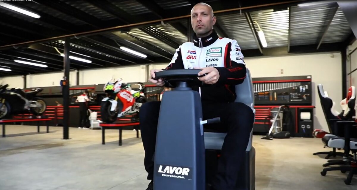 Поломоечные машины LAVOR на СТО  команды LCR HONDA