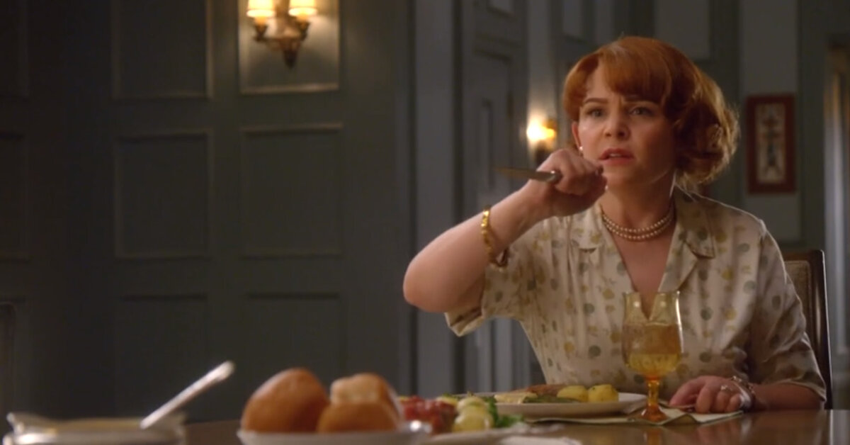 "Когда ты умрешь?" Кадр из сериала "Почему женщины убивают", 2019 г.