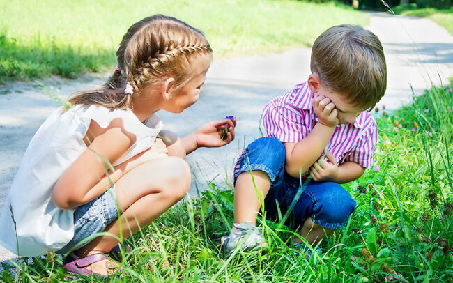 Каждый из нас в своей жизни сталкивался с ситуациями, когда ты не прав, хотя бы иногда и как важно признать это внутри себя и попросить прощение. При этом не каждый в таких ситуациях, готов принять это, признать и извиниться. Случаются моменты, когда даже внутри себя сложно смириться со своей неправотой и подсознательно мы ищем виноватого, только чтобы не признавать это, утверждаем это внутри себя и психологически уверенны, что сделали все правильно и ни в чем не виноваты. Даже мы взрослые люди.
