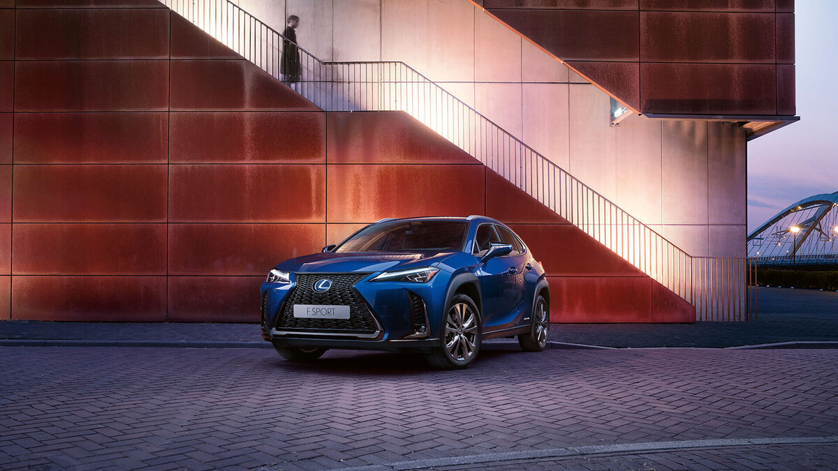 Lexus UX200