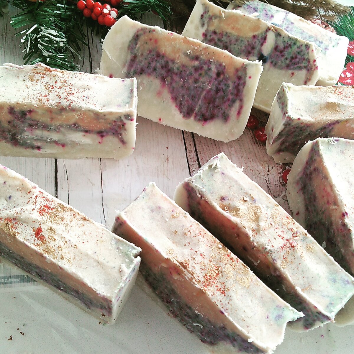 Натуральное мыло с нуляЗапах маракуяСОЗРЕВАТЬ будет примерно три неделиДля заказа пишите в директ или звоните по номеру телефона