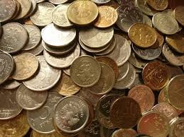 Современные нумизматы все время гоняются за редкими монетами и купюрами их совсем не волнует цена главное это пополнить свою коллекцию. Причем самое интересное заключается в том, что некоторые подобные экземпляры могут прямо сейчас лежать у вас в кармане или кошельке. в сегодняшней статье мы расскажем вам о 10 самых редких купюрах и монетах.