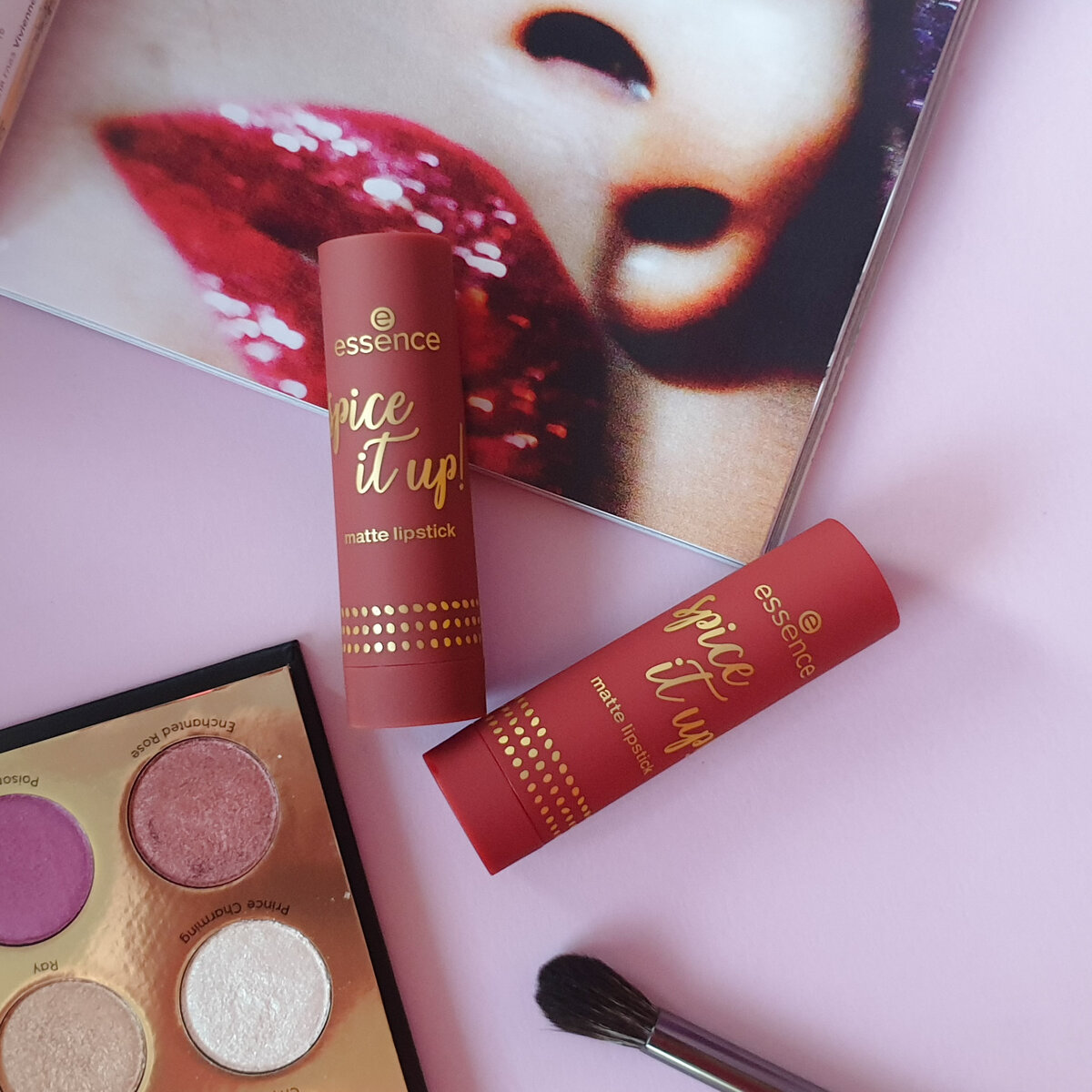 Помады Spice it up от essence. Фотографии Бьюти Без Правил.