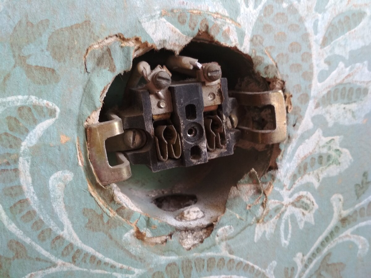 Замена розетки ссср на новую