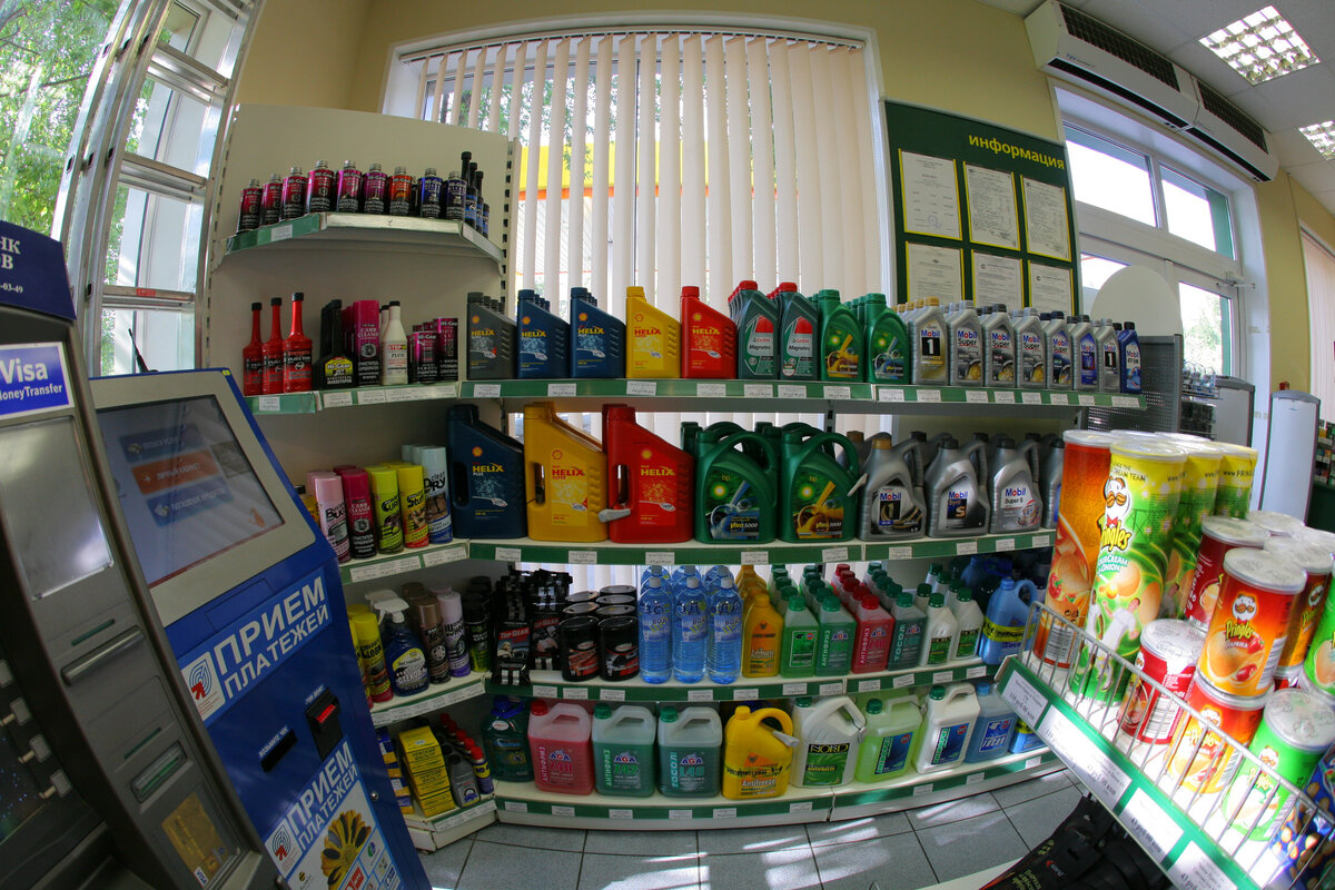 На заправках моторные масла лучше не покупать: завышены цены, зачастую сомнительное качество 