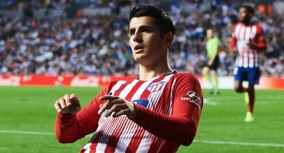 Мората – Черышеву: «Ты – босс»


В пятницу в двадцать четвёртом туре чемпионата Испании "Валенсия" и "Атлетико" разошлись миром – 2:2. На следующий день после игры нападающий мадридского клуба Альваро Мората опубликовал в Instagram совместное фото с полузащитником "летучих мышей" Денисом Черышевым.