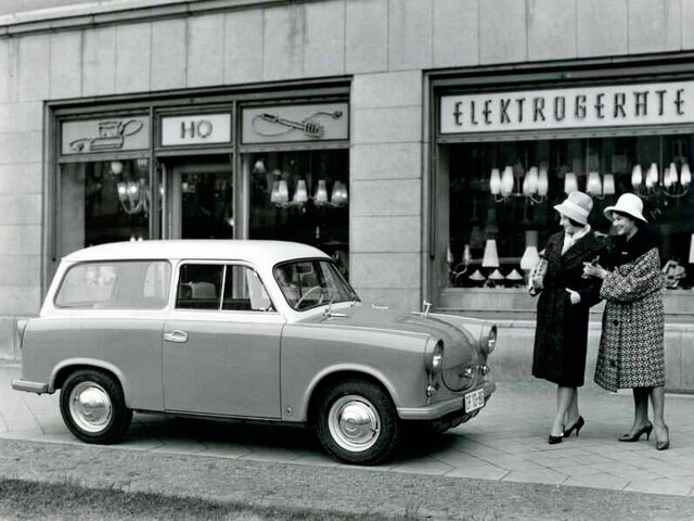 Trabant P50 Kombi (1958-1960). Производство универсалов началось с некоторой задержкой относительно седанов, в 1958 году