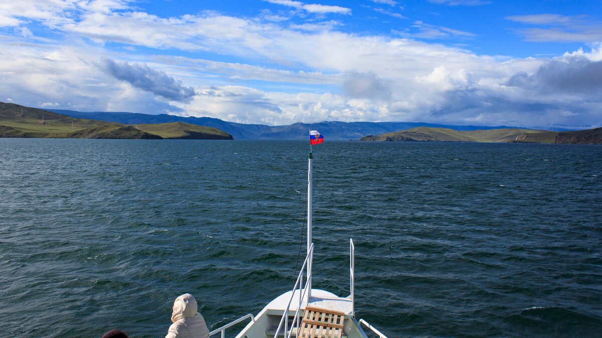 Вид от Ольхонских ворот на Малое море