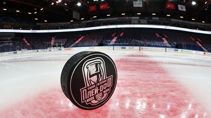 Континентальная хоккейная лига объявила о том, что текущий сезон будет досрочно завершен из-за эпидемии коронавируса.