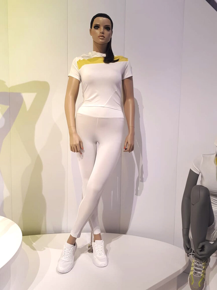 На фото: коллекция манекенов больших размеров COMFORT