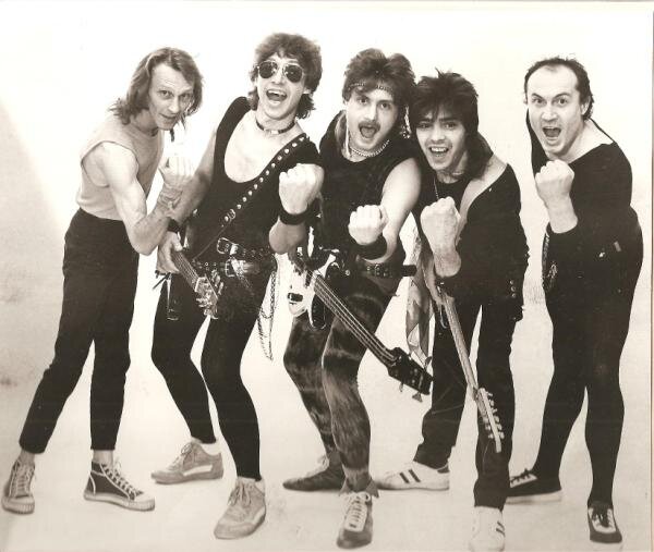 Сергей Сарычев и Альфа. Фото из открытых источников Интернета.