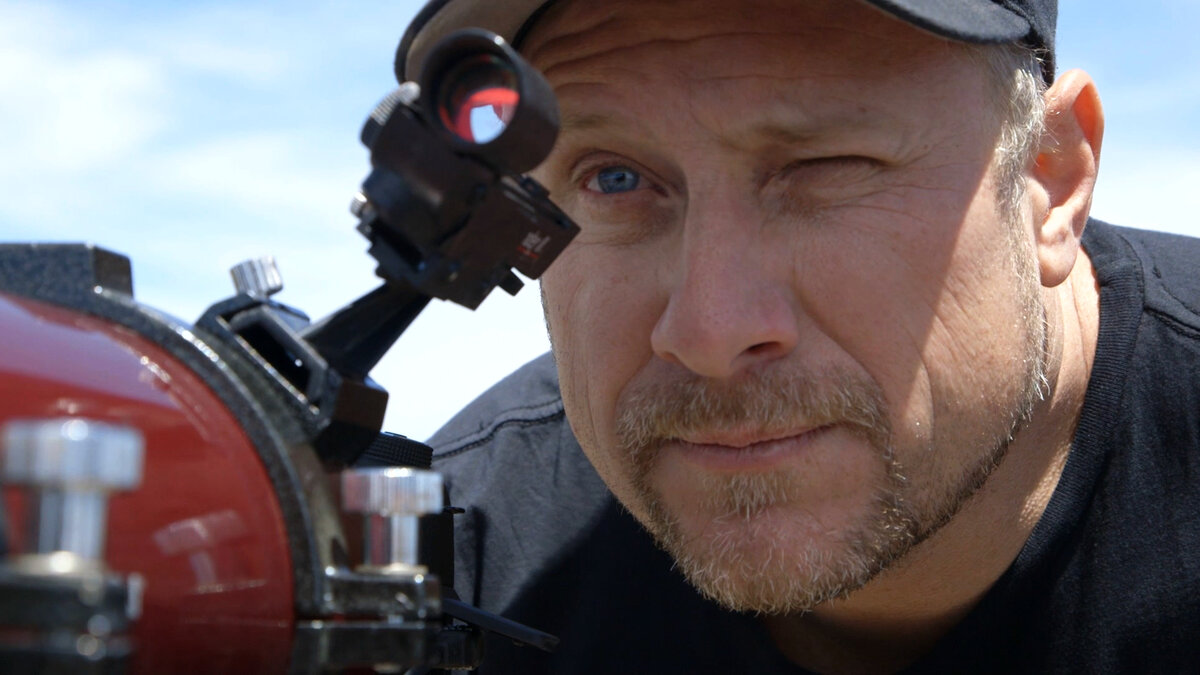 Художник Тревор Паглен 