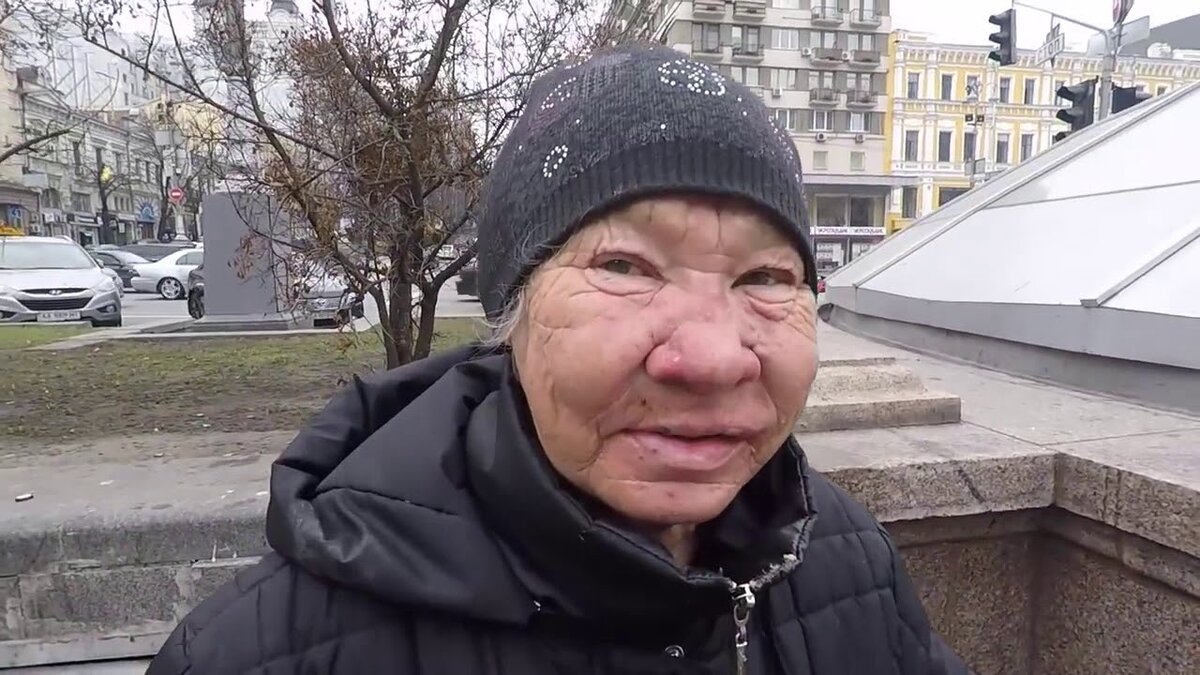 Делюсь с вашими смешной фотографией) После нее я поняла, что я была не сильно то и опухшая, так, сонная просто))