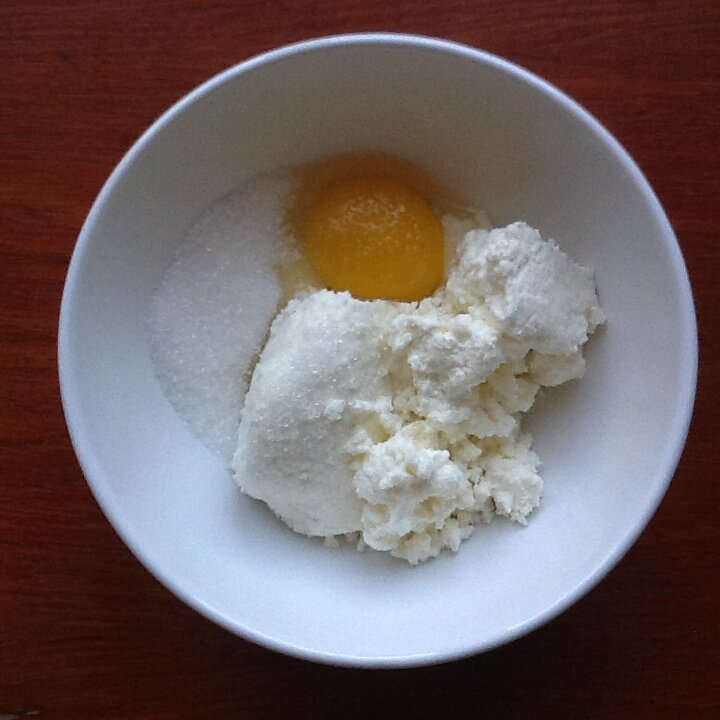 Творог, яйцо, соль, сахар