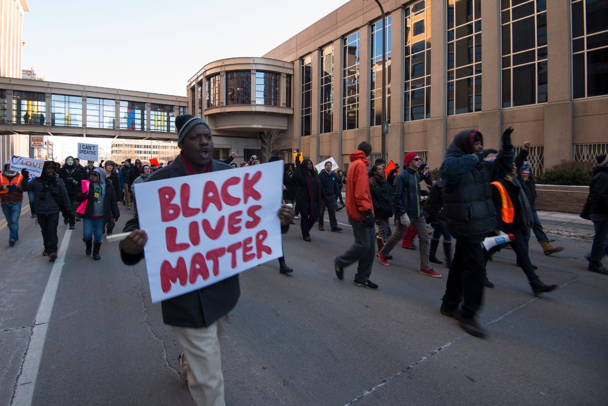 Движение BLM поспособствовало распространению вируса